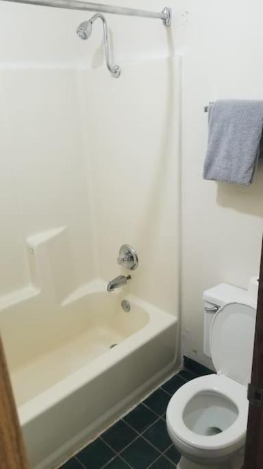 Hotel King Ac Wi-Fi Hotel 2061 Booking Stillwater Buitenkant foto