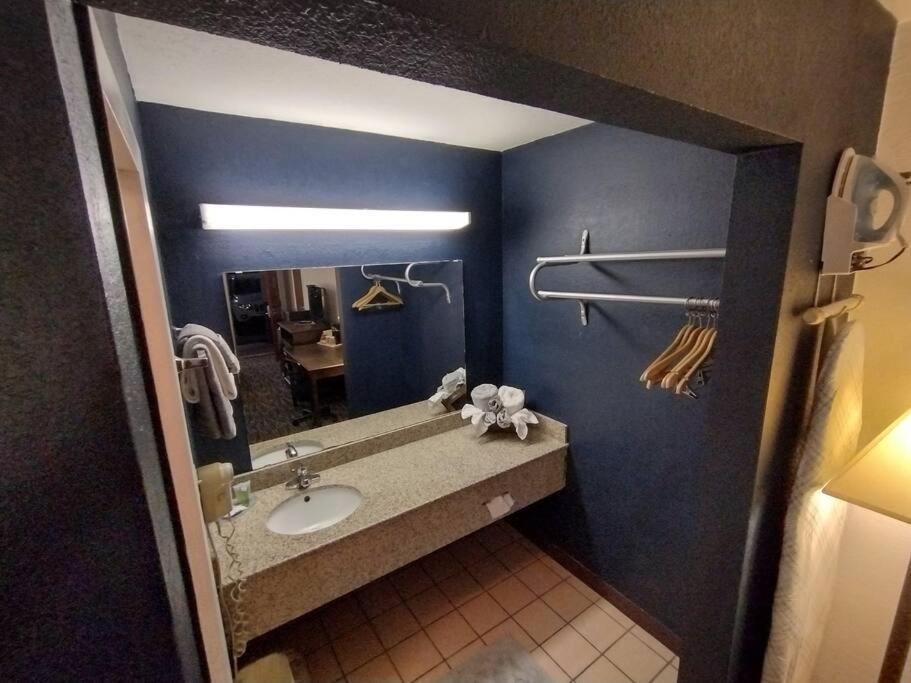 Hotel King Ac Wi-Fi Hotel 2061 Booking Stillwater Buitenkant foto